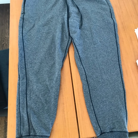 Lululemon cool and collected jogger sz 12 - Picture 2 of 7